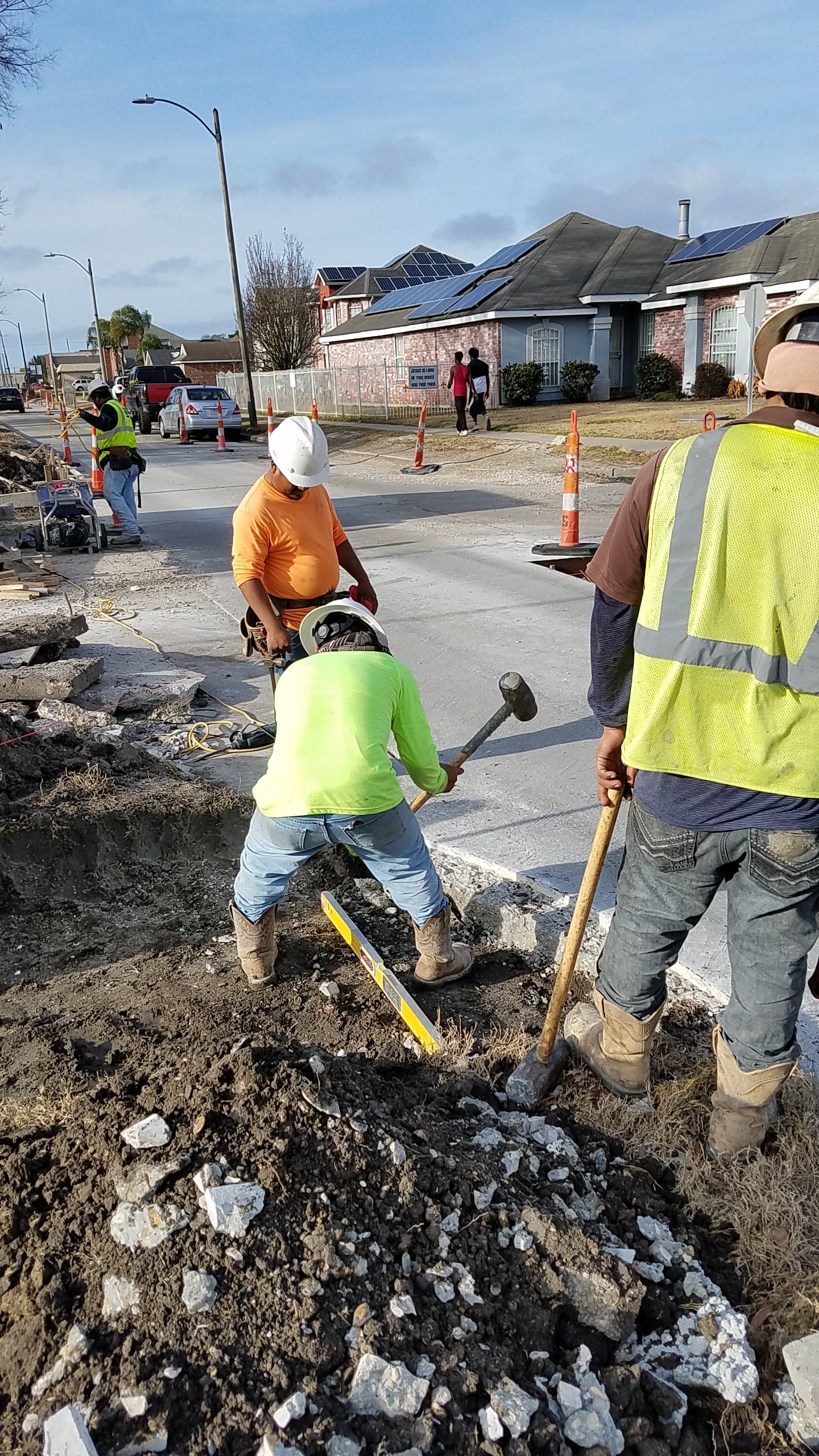 CURRAN BOULEVARD REPAVING PROJECT NOW 25 PERCENT COMPLETE