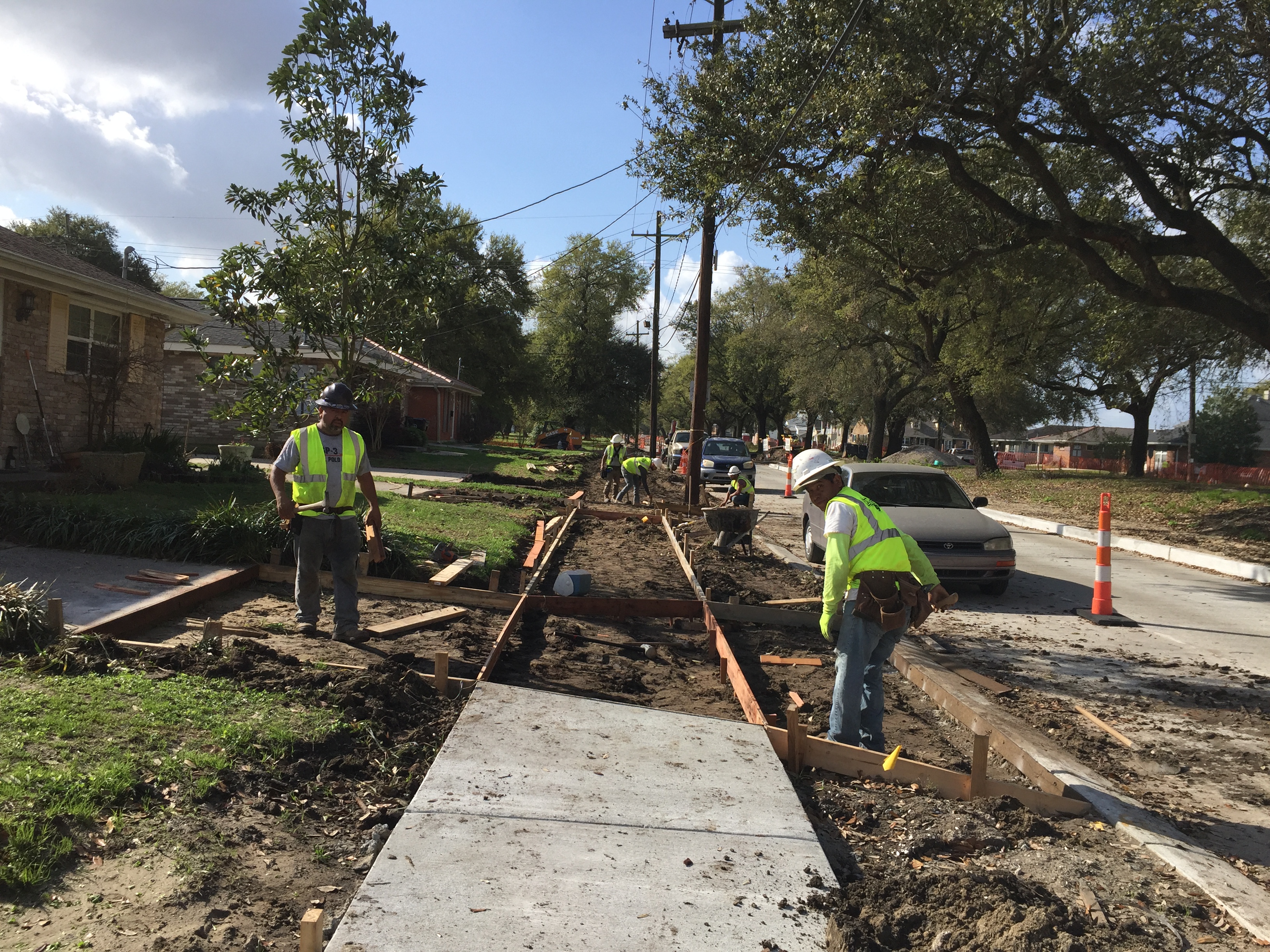 FLEUR DE LIS DRIVE CONSTRUCTION CREWS NOW WORKING ON THE SOUTHBOUND TRAVEL LANE