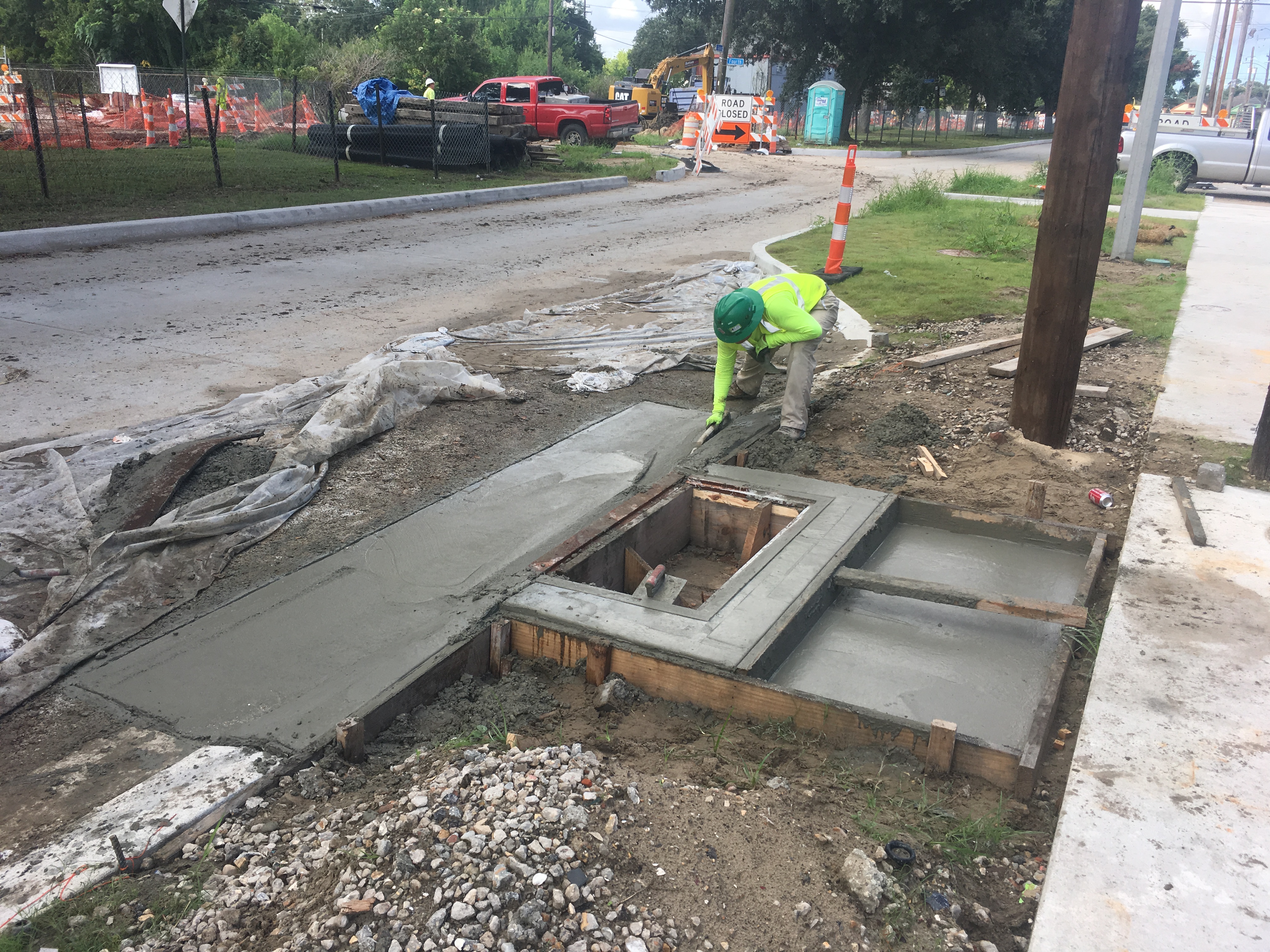 CREWS CONTINUE REPLACING UTILITIES ON RIVER SIDE OF S. GALVEZ STREET