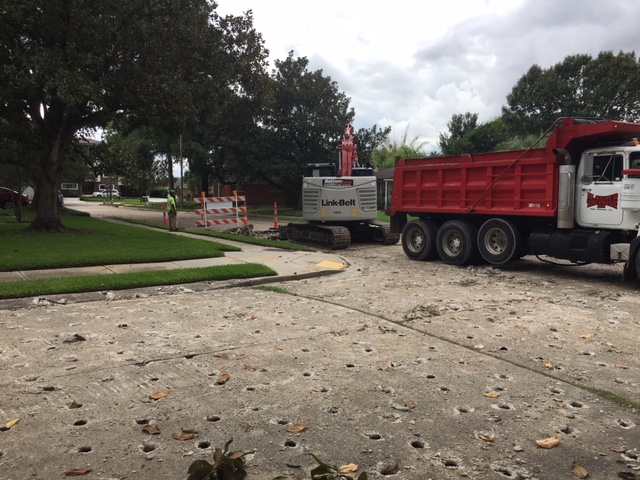CREWS COMPLETE CONCRETE POURS ON LAKE TERRACE AND OAK GROUP A PROJECT