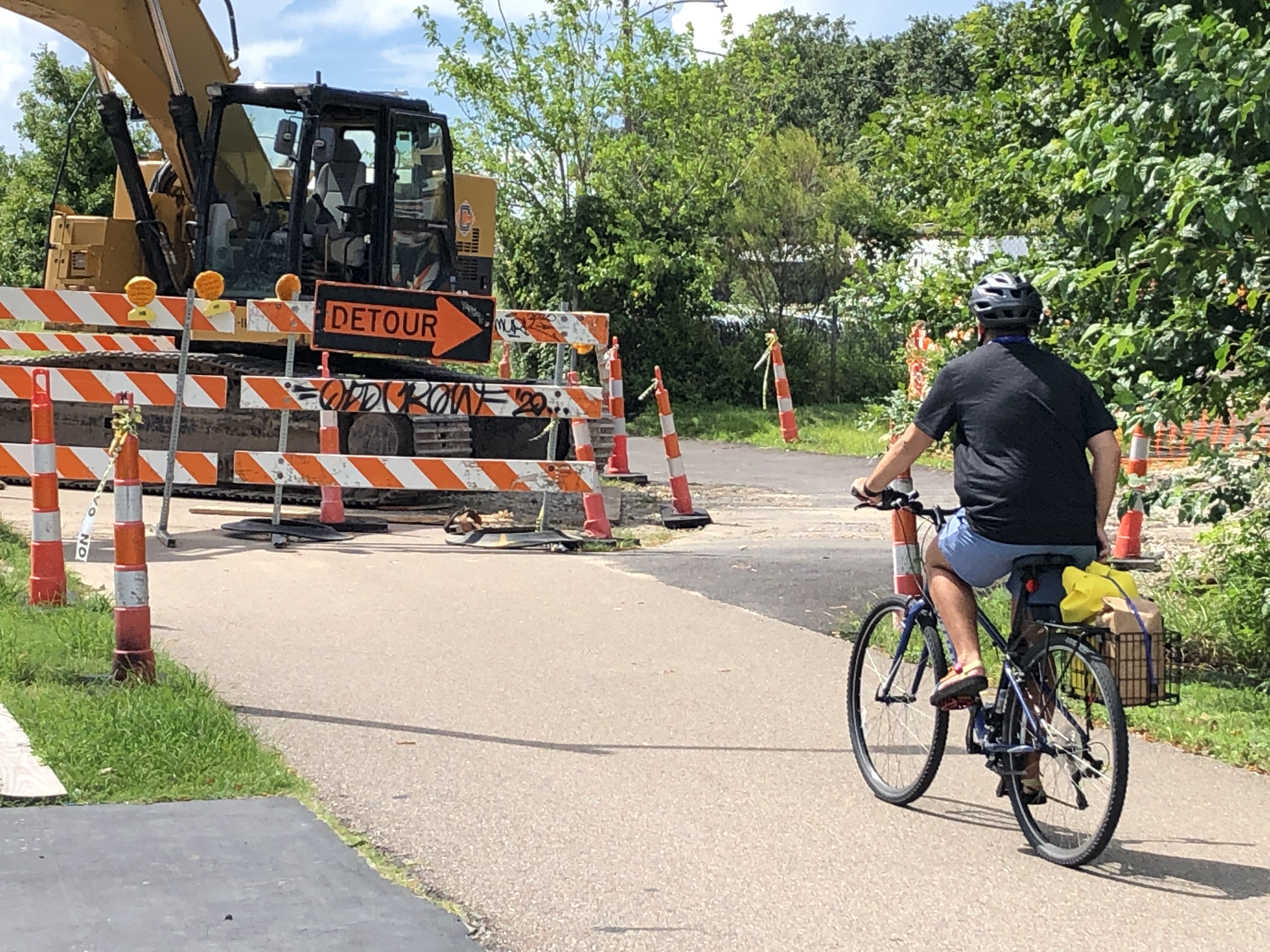 EASTON PARK STORAGE TANKS BEING CONNECTED AT HAGAN LAFITTE