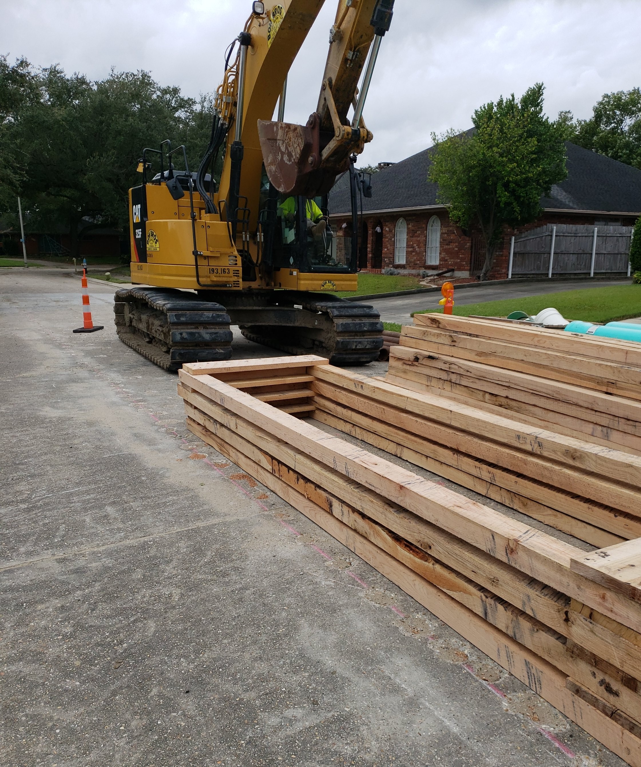 WATER LINE TIE-INS EXPECTED TO BEGIN IN OCTOBER ON LAKE TERRACE AND OAKS GROUP D PROJECT