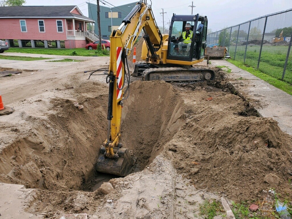 CREWS WORK WEEKENDS TO REMAIN ON SCHEDULE ON CENTRAL CITY GROUP A  